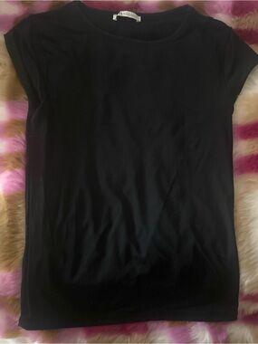 Zara Black Short-Sleeve Women's Tee